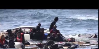 شاهد غرق قارب يقل 300 مهاجر سري