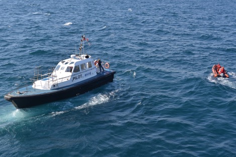 الشركة البحريّة المغربيّة والجيش يقومان بمُحاكاة لغرق عبَّـارة قبالة طنجة
