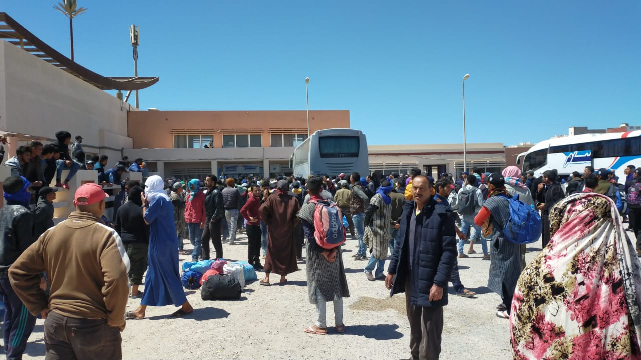 والي جهة الداخلة وادي الذهب يدخل على خط أزمة النقل بعد اكتضاض المحطة بالبحارة