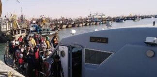 العيون .. البحرية الملكية تقدم المساعدة ل 57 مهاجر سريا واجهوا شبح الغرق في سواحل الإقليم